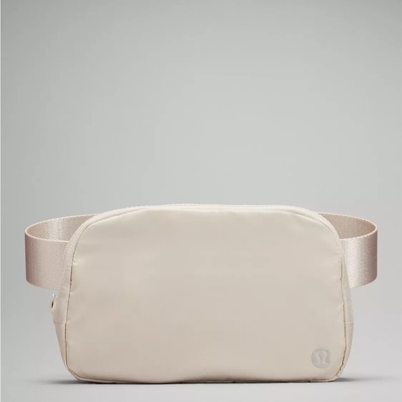 NWT Lululemon Everywhere Belt Bag - White Opal - Tik Tok Viral Bag! - Picture 1 of 7